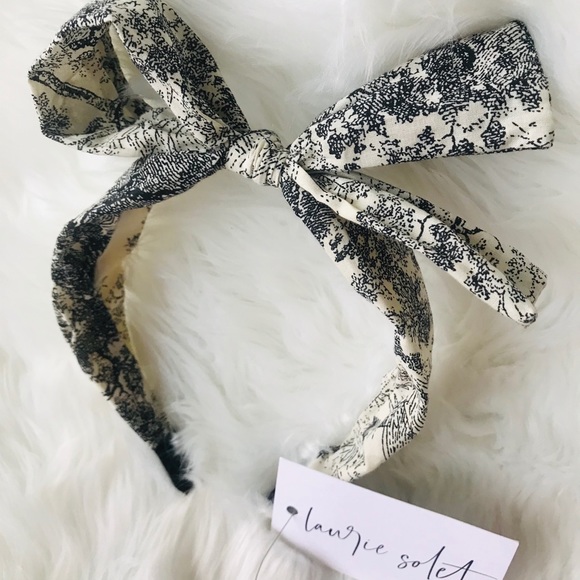 Accessories - NWT...black/cream fabric headband
